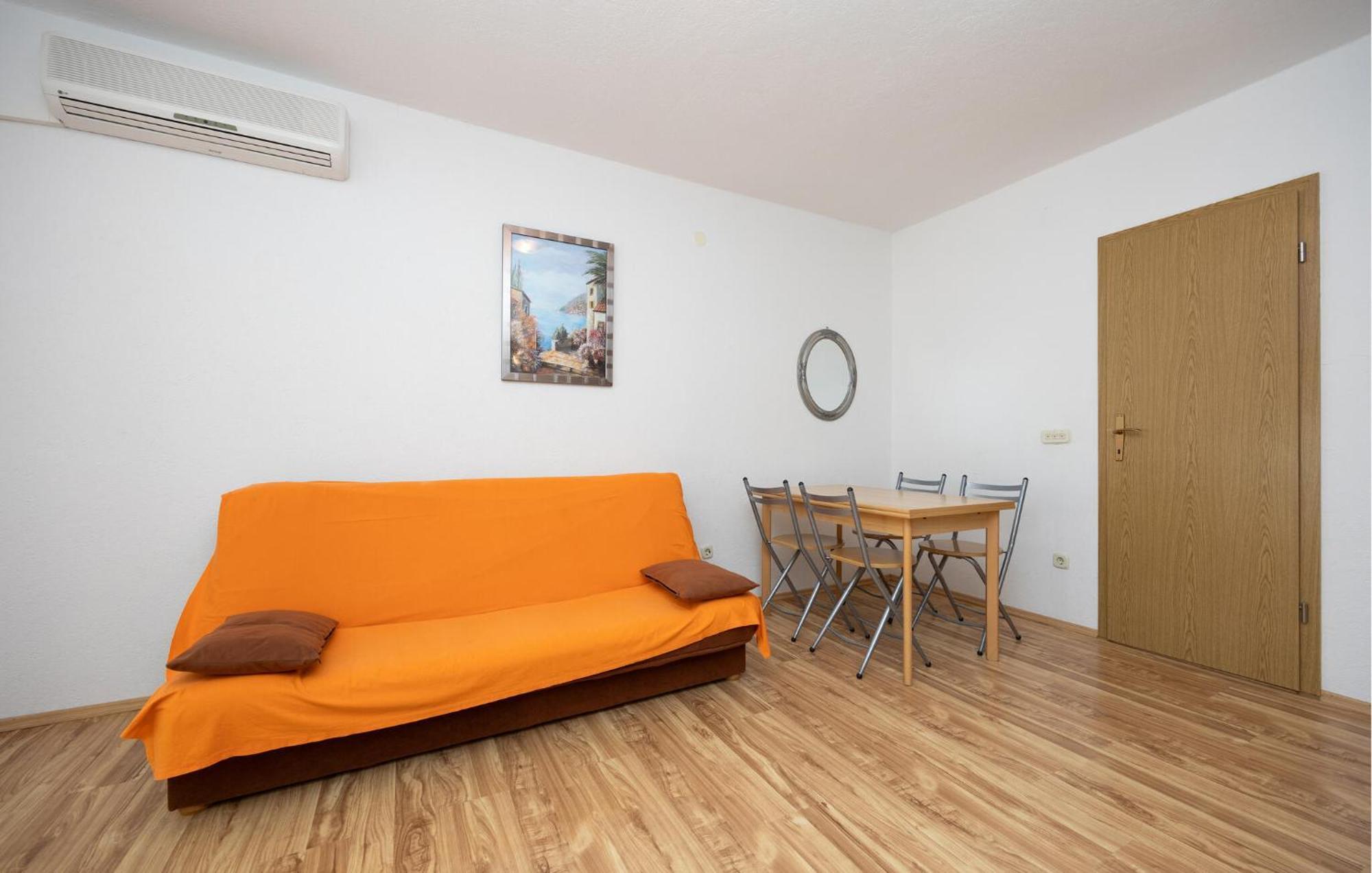 1 Bedroom Awesome Apartment In 로크바 로고즈니차 외부 사진